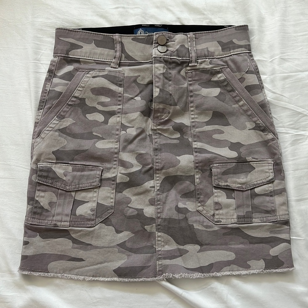 Democracy Ab technology Camo Mini Skirt size 2